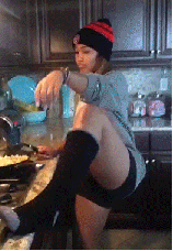 famousbutunknown:  Yo! my wifey better twerk while scrambling my eggs lol (NOTE- remember Katie from My Wife &amp; Kids? well this is her grown up! Parker McKenna Posey)