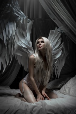 crimson-tearz:  Angel of Light by FlexDreams  