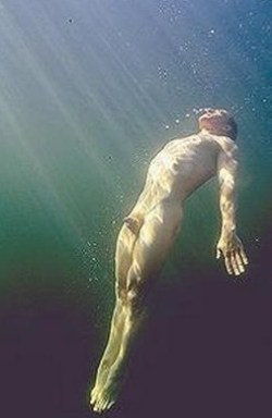 gayartplus: Now it’s time to go UNDERWATER! I am posting a series of photographs I have collected over the years showing the fun men can have underwater: the beautiful and the erotic - Guys enjoying nature and guys enjoying each other. All pictures