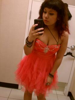 watashi-wa-kitty-chan:  thiss dress I tried on ..(this is how I realized Iâ€™ve gained weight..)
