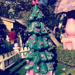Minnie&rsquo;s Christmas Tree 