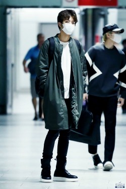 ifntfashion:  SUNGYEOL☆ Alexander McQueen Black Buckle Strap Leather Suede Boots - 这 (sold out)Image Credit: Teardrop
