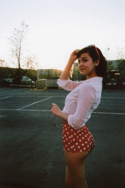 thatartzygirl:  amamakphoto:  Disposable camera fun from a shoot we’re really excited about! (6.5.2013)  This was such a fun shoot and I love love this set and also gonna go get more Orange Julep tonight aw yeah!
