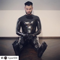 codydoyleunit:A deactivated latex-covered male sex robot looking at you like that. Could I resist? Never! Absolutely nev…WARNING SYSTEM TEMPERATURE RISING TARGET LOCKED SEXUAL PROTOCOLS ACTIVATED…er!!