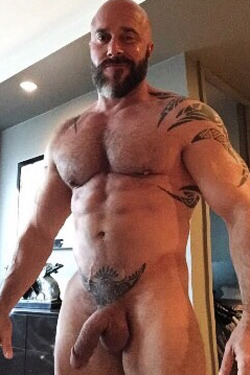 vancouverbud:  i-want-that-man:  What a fucking hot beast!!! I WANT THAT MAN Tumblr | Twitter | Facebook » Submit Your Pics  *****This is Vancouverbud.tumblr.com