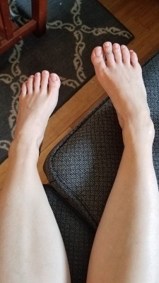 myprettywifesfeet:  My pretty wifes beautiful natural toes.please comment