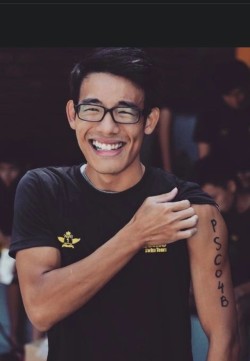 sgunibisexual:  Daryl, 24. Mixed Chinese-Malay bottom. TP alumnus. Now, Y3 NTU Accounting student.