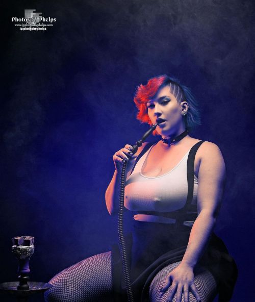 One of the first things @twystedangelmodeling  wanted to do was shoot her using the hookah. So I went with one complimentary color  light source  to give a more back poppy feel.  this is my lighting wizardry ;-) #curves #hookah  #smoke #nipples #thick