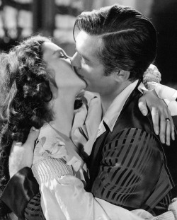  Vivien Leigh and Clark Gable sharing a kiss that was eventually cut from the final version of Gone With The Wind (1939) 