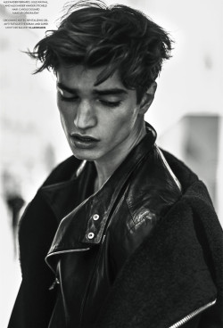 l-homme-que-je-suis:  Alexander Ferrario in “You Can Sllep Your Way Through the Company, But You Can’t Company Your Way Through the Sleep” Photographed by Oli Kearon for Flaunt Magazine