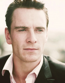 chrsitianbale:  17/100 pictures of Fassbender 