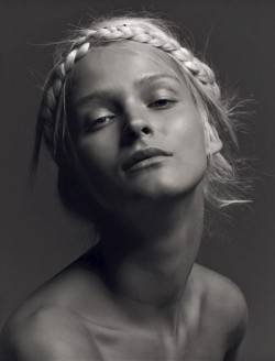 d-o-l-c-e:  Carmen Kass / Narciso Rodriguez perfume    Nordic beauty