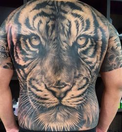 tattooistartmag:  👌🏽 Hashtag #tattooistartmag pick of the day: Artist: Bum Choi Artist’s IG: @bumchoi  . #tattoos #ink #art #fineart  #artist #inspiration #tatuagem #tatuaje #tatuaggio #tatowierung #黥 #tatouage #入れ墨 #love #nikon #canon