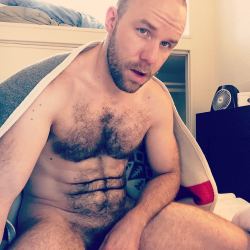 biblogdude:  Fuck bro I want that hairy bud and dick on me!