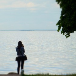 #Peterhof. #Moments &amp; #portraits 16/37. #Young #photographer &amp; #pearl #water &amp; #skyline   #sky #colors #colours #girl #girls #stranger #streetphotography #walk #Gulf of #Finland #travel