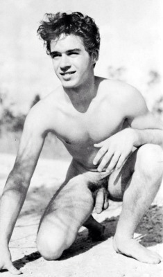 celebritycox:  Warren Beatty completely nude  Ask for ur favs betchs!