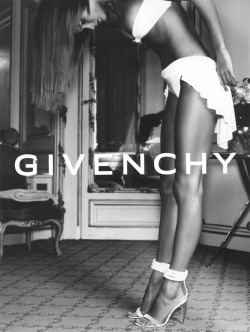 its-minimal:  Carmen Kass by Mario Testino for Givenchy SS 2002 Campaign