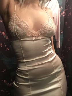 orgy-hepburn:Agent Provocateur ‘Abbey’ slip. Someone pleeeease get me this 😍😍