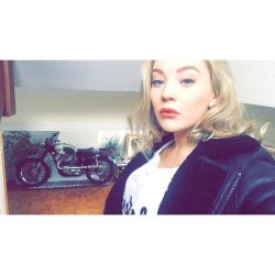 Motorbike selfie 💁🏼 by bethanylilyapril