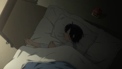 ultimatespoilerattack:  Yukine sleeps with a lamp next to him and Yato uses a table to cover the light. 