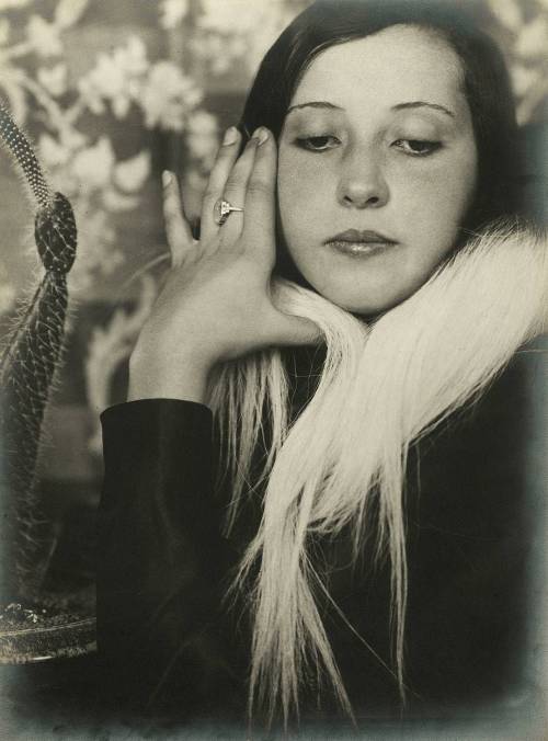 Annelise Kretschmer, Portrait of a young Woman, 1929. Nudes &amp; Noises  