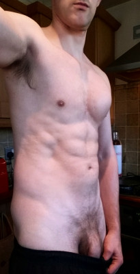 naked-straight-men:Are abs made in the kitchen?