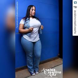 #Repost @avaloncreativearts which is s division of Photos by Phelps Model Jackie A @jackieabitches location Baltimore #latina #urban #sneakers #swagger #jeans #plussize  #plussizefashion  #tshirt #baltimore #thewire #fashion #fashionblog #manik #dmv #volu