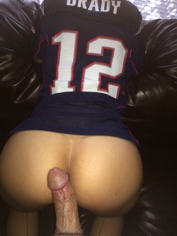pinkandblackcat311:  mr-cali-green:  ❤️❤️❤️😈😈😈 Submitted by pinkandblackcat311.tumblr.com This is the hottest couple on Tumblr! Thank you for the submission her ass is truly amazing  Happy football Sunday everyone!!🏈  Yup