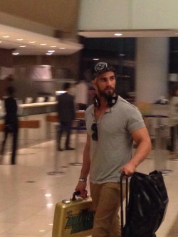 houndsofhotness:  neon-lovatos:  I BET HE CARRIES THAT BRIEFCASE EVERYWHERE BECAUSE HE’S AFRAID DEAN MIGHT STEAL IT. JUST LOOK AT HIS FACE, CHECKING IF DEAN ISNT AROUND. I BET HE TAKES IT ON THE PLANE AND DOESNT DROP IT OFF IN THE FRONT DESK BECAUSE
