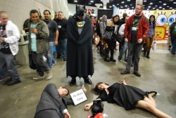 redgrieve:memeguy-com:All day this couple ran up to different Batmans yelled son and then dropped to the floorN.O.