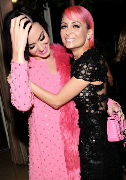 hello-katy:  1/22/15 - Katy Perry &amp; Nicole Richie at The Daily Front Row Fashion Awards Show in West Hollywood. 