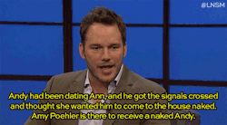 couleursinmyfears:  latenightseth:Amy Poehler’s reaction to Chris Pratt’s surprise package is priceless.OH MY GOD I LOVE AMY 
