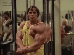 arnold-schwarzenegger-fans:  Arnold at Gold’s Gym in 1975