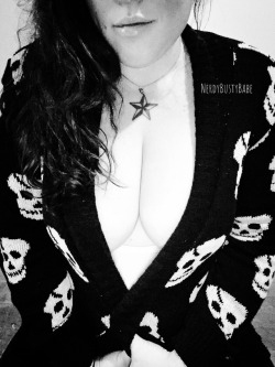 nerdybustybabe:  justmyboobs:  I’ve got lips, I’ve got tits. I might even say it’s my signature combo 💋 @nerdybustybabe  Lips, Tits and skulls! 😍 @nerdybustybabe this is a great look on you! Happy Lips and Tits Friday! Have a fantastic weekend!💋