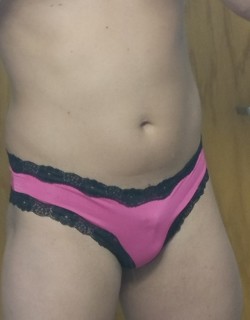 inknpanties:  undercovers-pantyboi:  One of many new panties… I think daddy will be a big fan of the easy access from behind ;)  Looks sexy on you! 