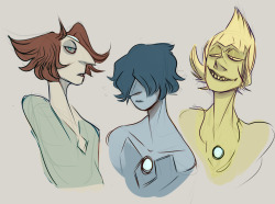 deadwooddross:  Pearl, Blue pearl, and Yellow Pearl…who i affectionately refer to as ‘Yip’I just love every pearl… 
