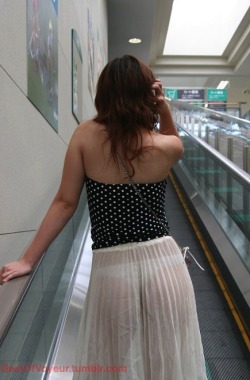 bestofvoyeur:  #voyeur #transparent #thong in the airport elevator! love how camera can now capture so much!