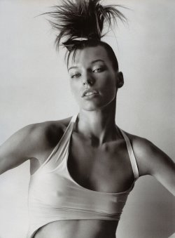 Milla Jovovich by Mario Testino for Vogue Paris No. 838—Juin/Juillet 2003