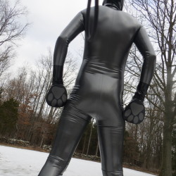 apaaps:  Wearing new STR catsuit &amp; pup mitts. 