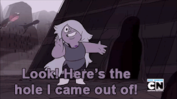 grimphantom:josies-silly-gifs:I can’t believe they use that reference XD  *cough*&hellip;.I wana go into Amethyst&rsquo;s hole&hellip;. 9/// 9