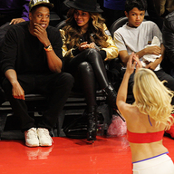   Jay keeping his head down through the dance routine during the Los Angeles Clippers Game. Back to when a fan made this observation a few months back and wrote:  The entire time the thunder girls danced to “Crazy In Love”, he [jay] kept his head