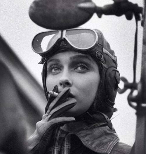 classicwoodie:  Shirley Slade 1943, WWII pilot B26 and B 39.