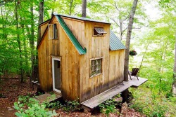 tinyhousesmallspace:  Cool Tiny House Built for 񙖰! 