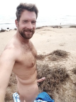 alanh-me:  andres69world:     77k  follow all things gay, naturist and “eye catching”  