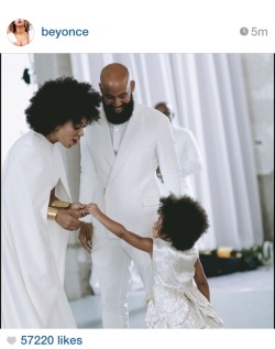tina-rose:  caliphorniaqueen:  cartouche-dreams:  Blue Ivy must see herself when looking at her aunty. So beautiful.  **squeals**  PERFECTION! 