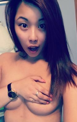 mychinkqueen:  The queen shared more of herself with me today. Incoming photoset spam!