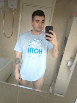 barber-butt:  XL is a little big on me these days.. I guess it makes for a good lounge T-shirt.. 