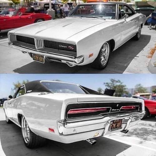 yourcarsstuff:Nice Dodge Charger