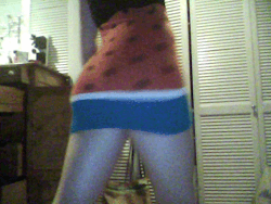 advizortoall:  readymachete:  wanna touch my watermelon butt?  I love watermelon and I won’t even spit out the seeds