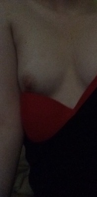 pale-pornblogger:  More of my own nudes from the other day. Itty bitty titties